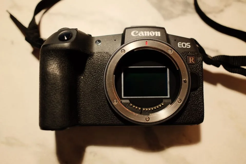 Canon EOS RP Systemkamera Gehäuse
