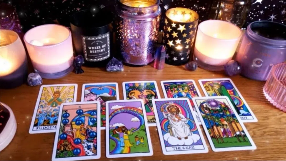 Kartenlegen Channeling Hellsehen Tarot Medium Wahrsagen