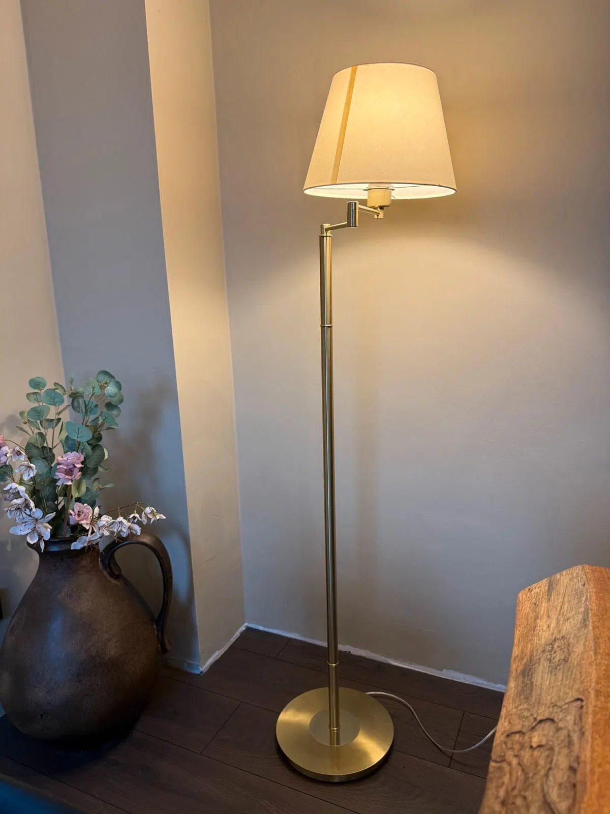 Stehlampe Messing schwenkbar