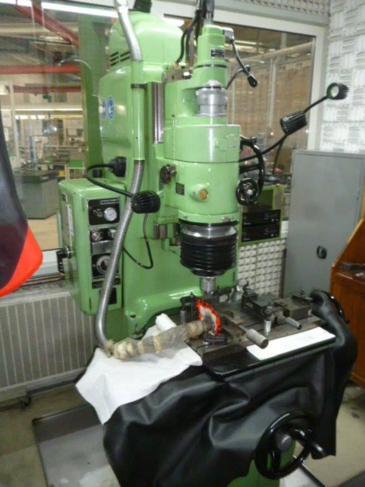 MOORE 2C Hochpräzisions Koordinaten Schleifmaschine