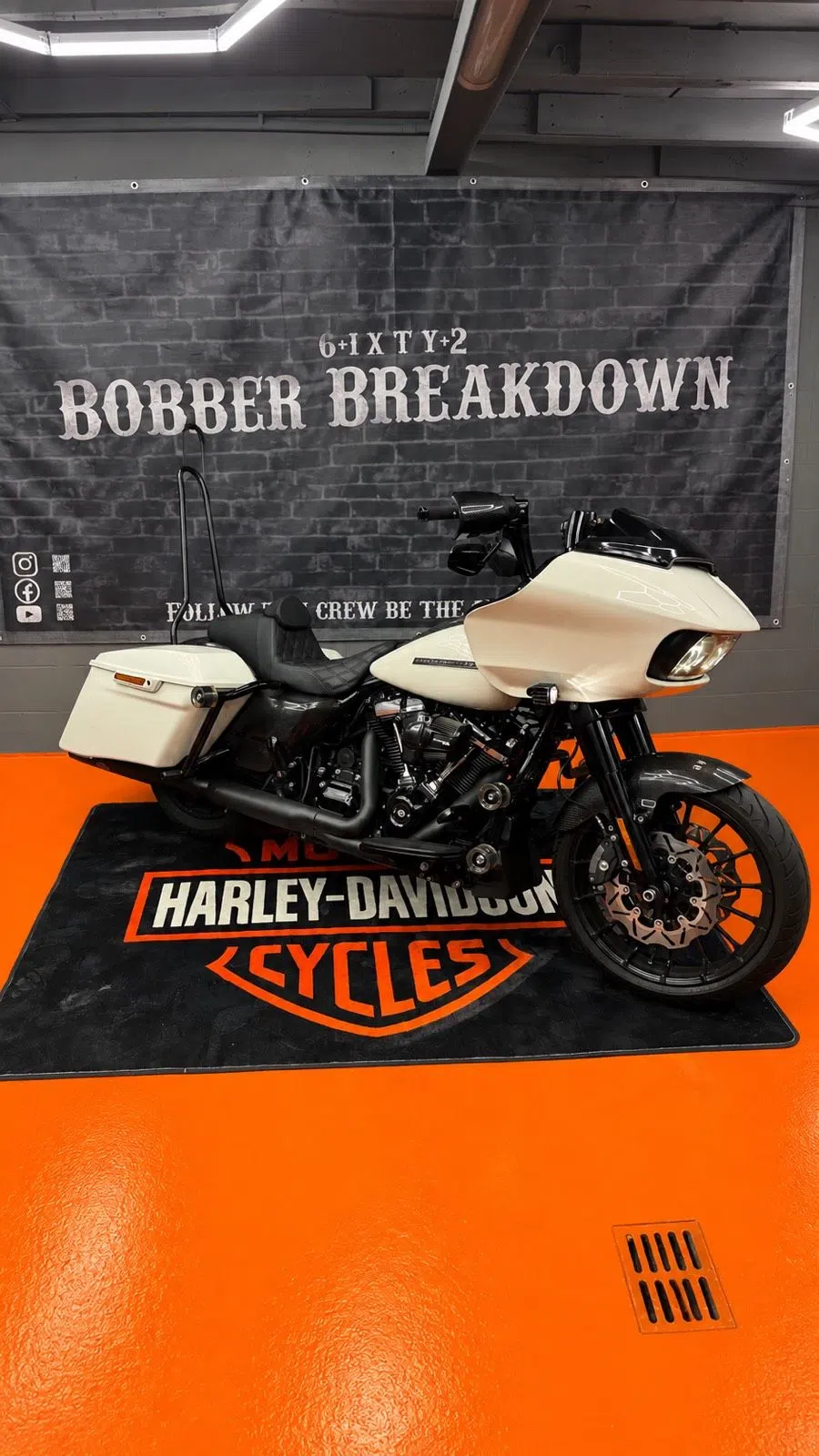 Harley Davidson Road Glide Spezial Custom Carbon Jekyll and Hyde