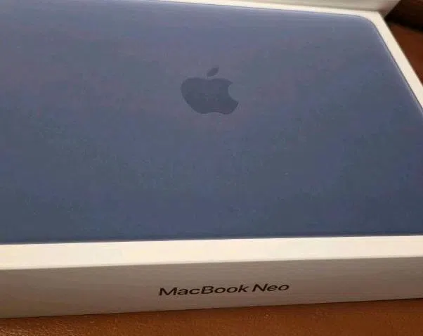Macbook Neo 13 Zoll 8GB / 512 SSD Indigo Neu versiege