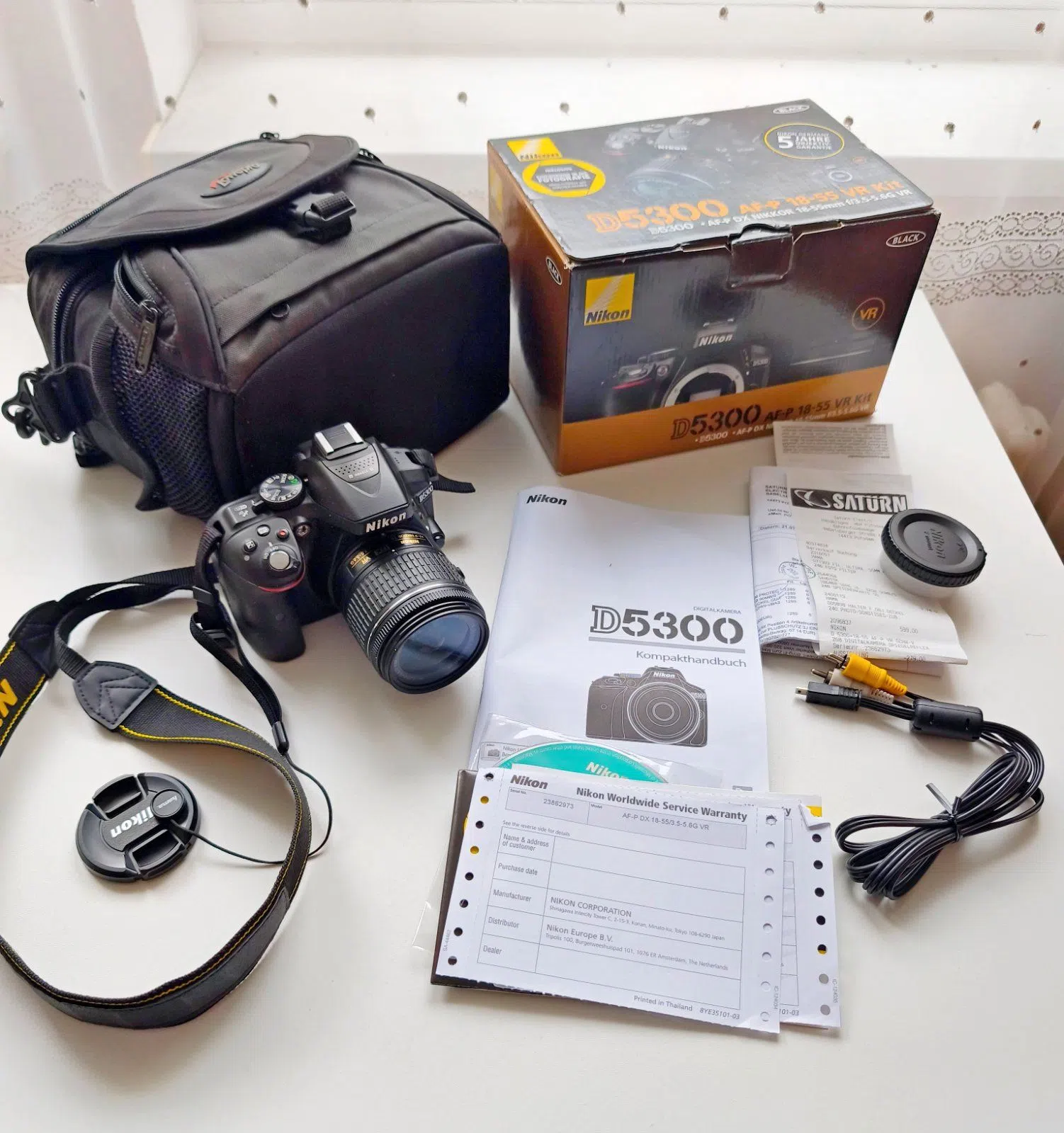 Nikon D5300 Kit wie neu OVP Rechnung 5000 Auslösungen VB!