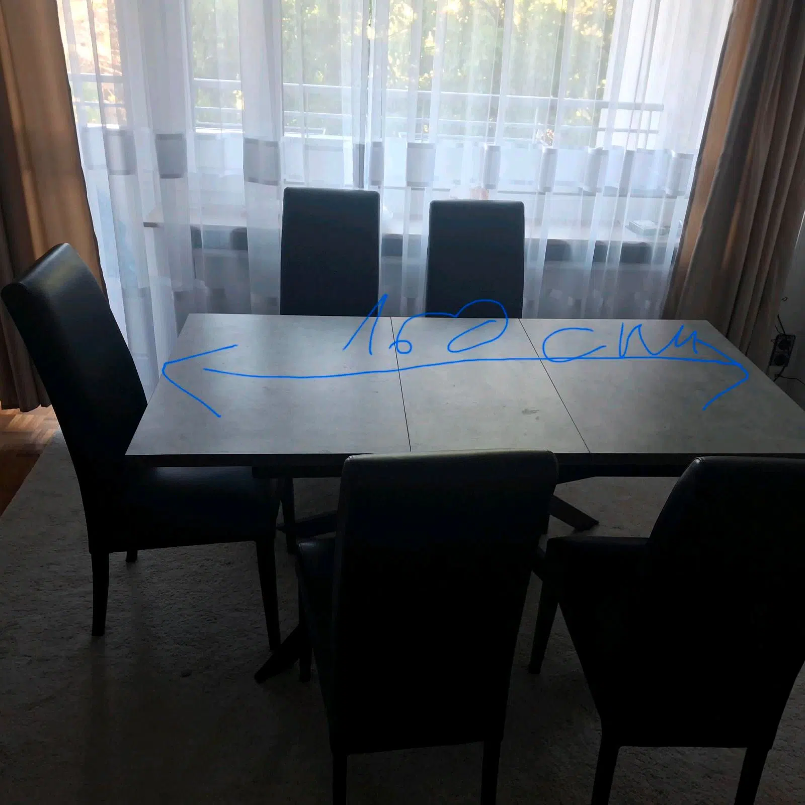 Esstisch + 4 Stühle