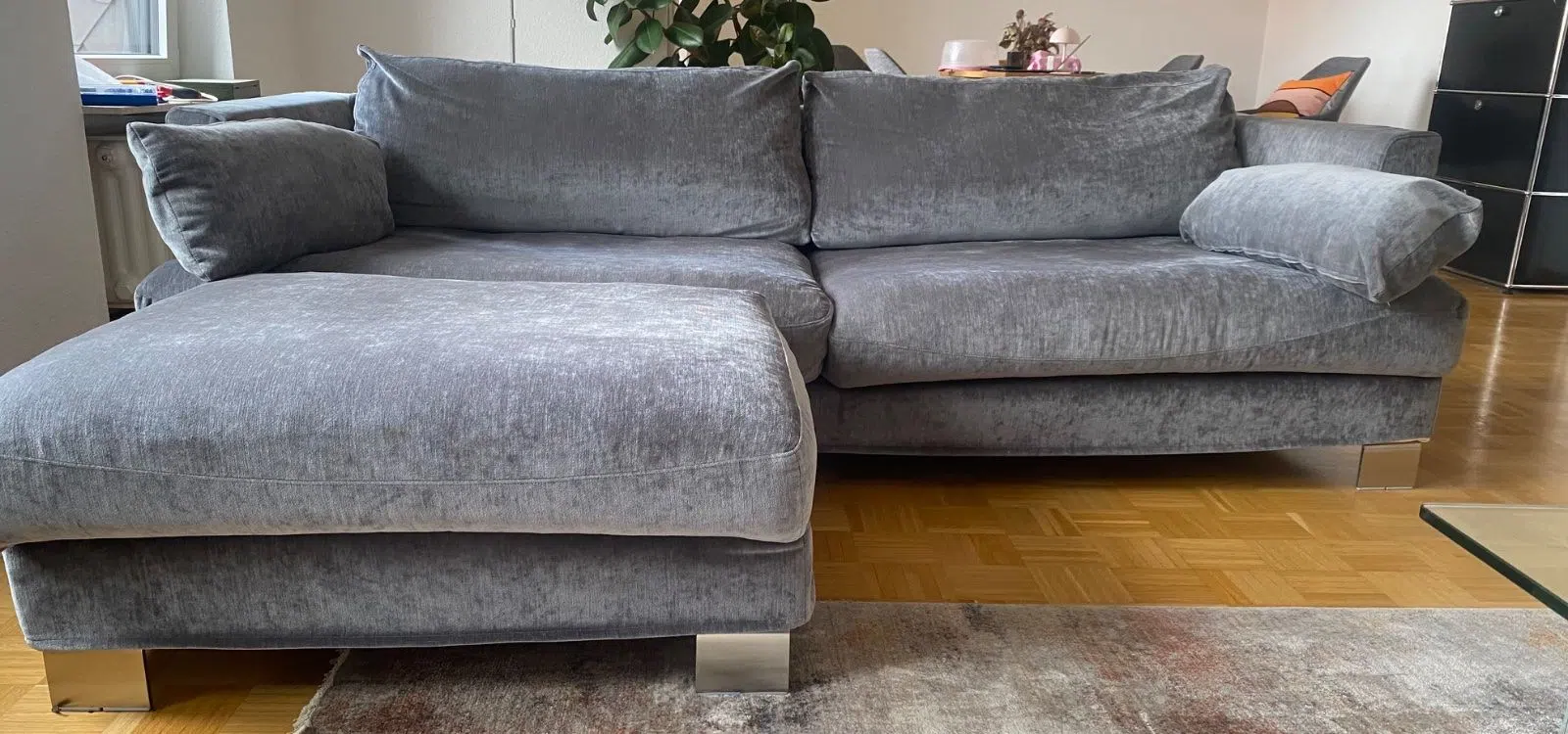 Hochwertiges Sofa „Marlon“ in Grau, 3-Sitzer, inkl. Hocker