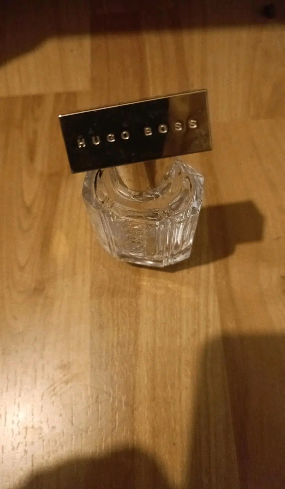 Leerer Hugo Boss Parfumflakon