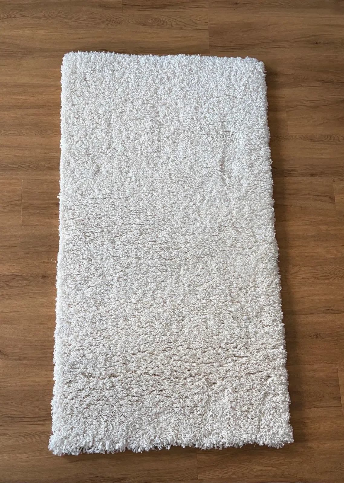IKEA VOLLERSLEV Teppich in Weiß – Keine Flecken
