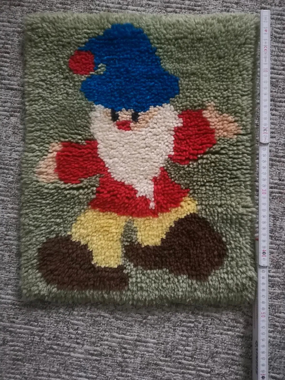 Handgeknüpfter Wandteppich Zwerg Motiv