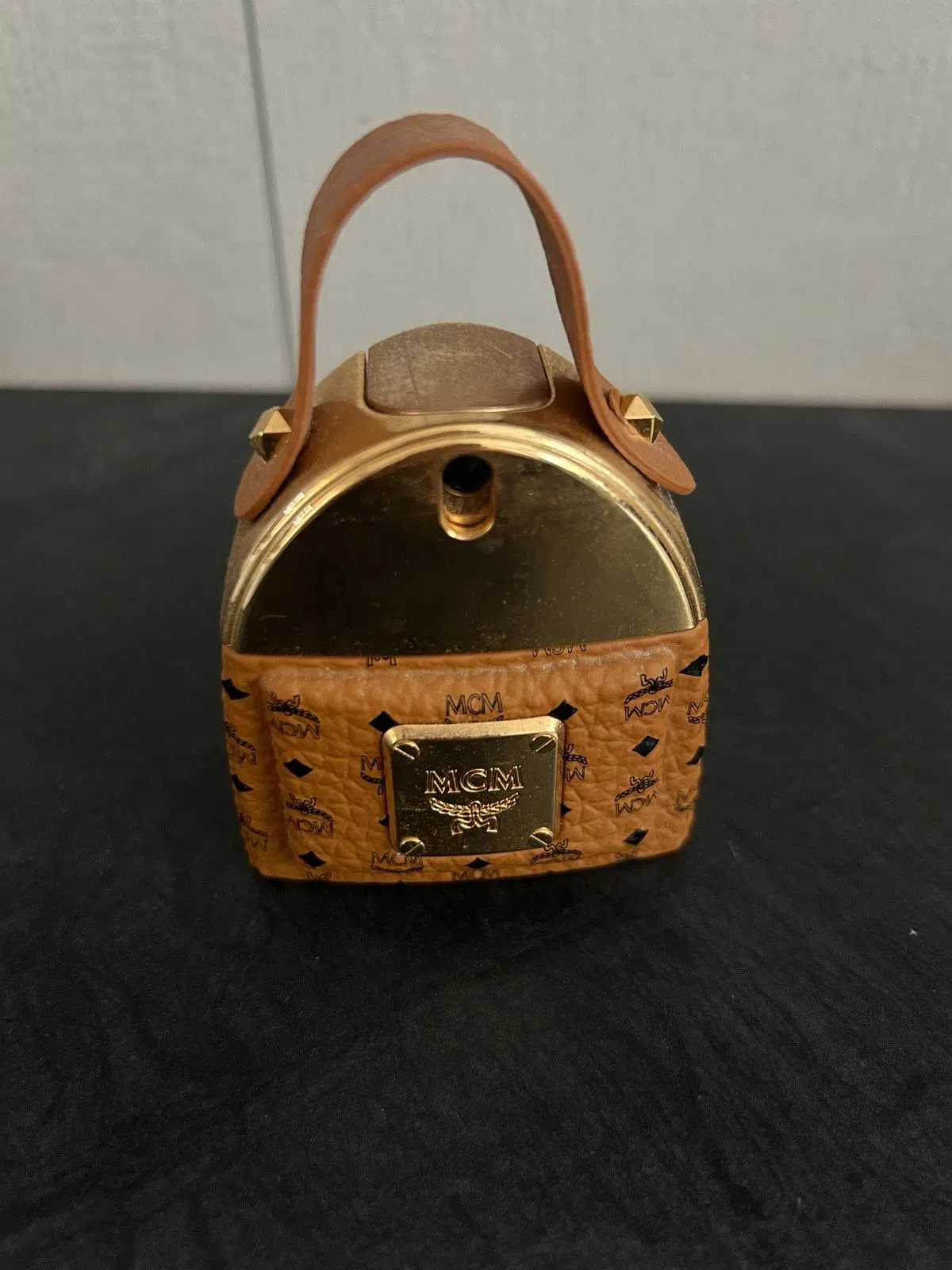 MCM Parfum Flakon im Mini-Rucksack Design