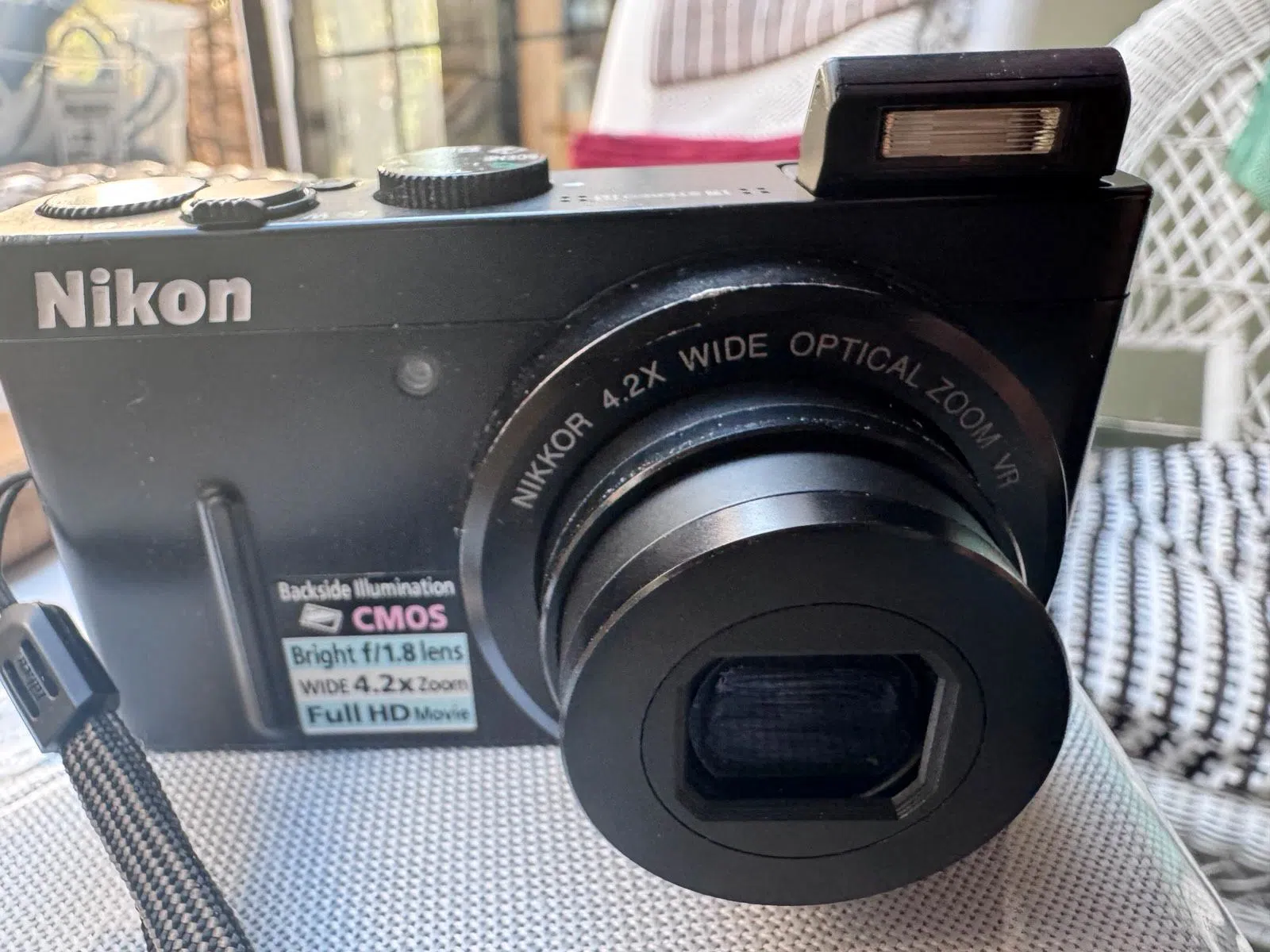 Nikon Coolpix P300 Full-HD Digitalkamera mit Zubehör