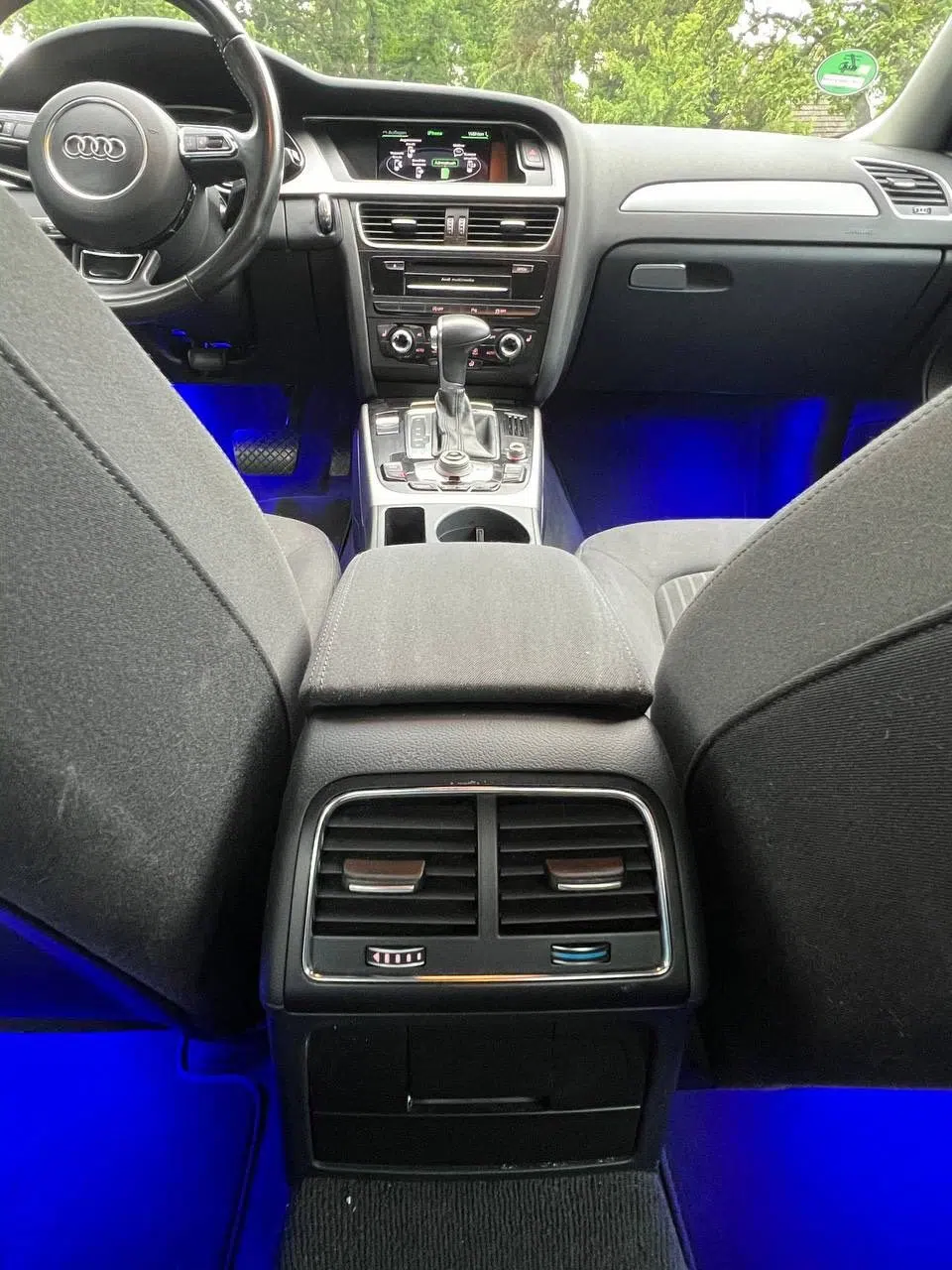 Audi A4 2013 - UNFALLFREI - TÜV NEU - Navi - LED