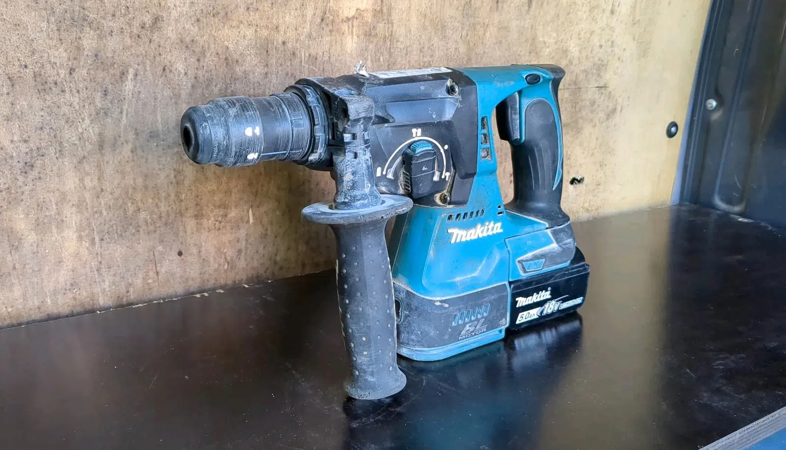 Makita Bohrhammer Bohrmaschine DHR243 mit Akku 18V 5Ah