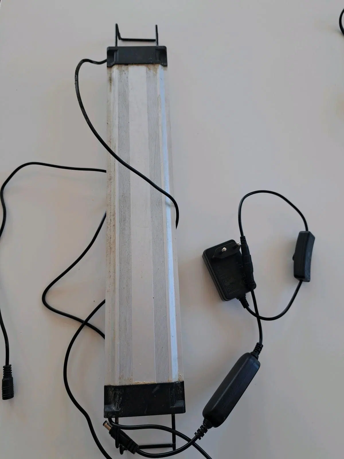 Aquariumlampe dimm- und längenverstellbar (2 Jahre alt) Abholen!