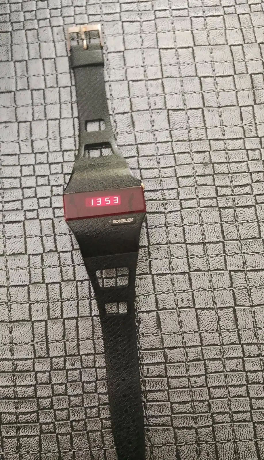 Exelar LED Herren Armbanduhr 70er Jahre Vintage Retro