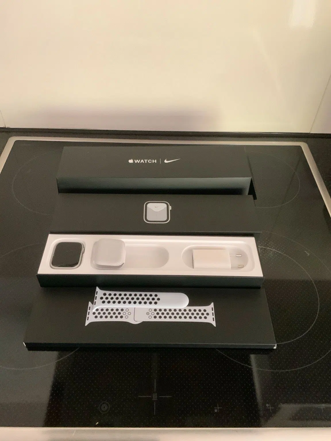 Apple Watch 5 Nike – beschädigt / Bastlergerät mit Verpackung