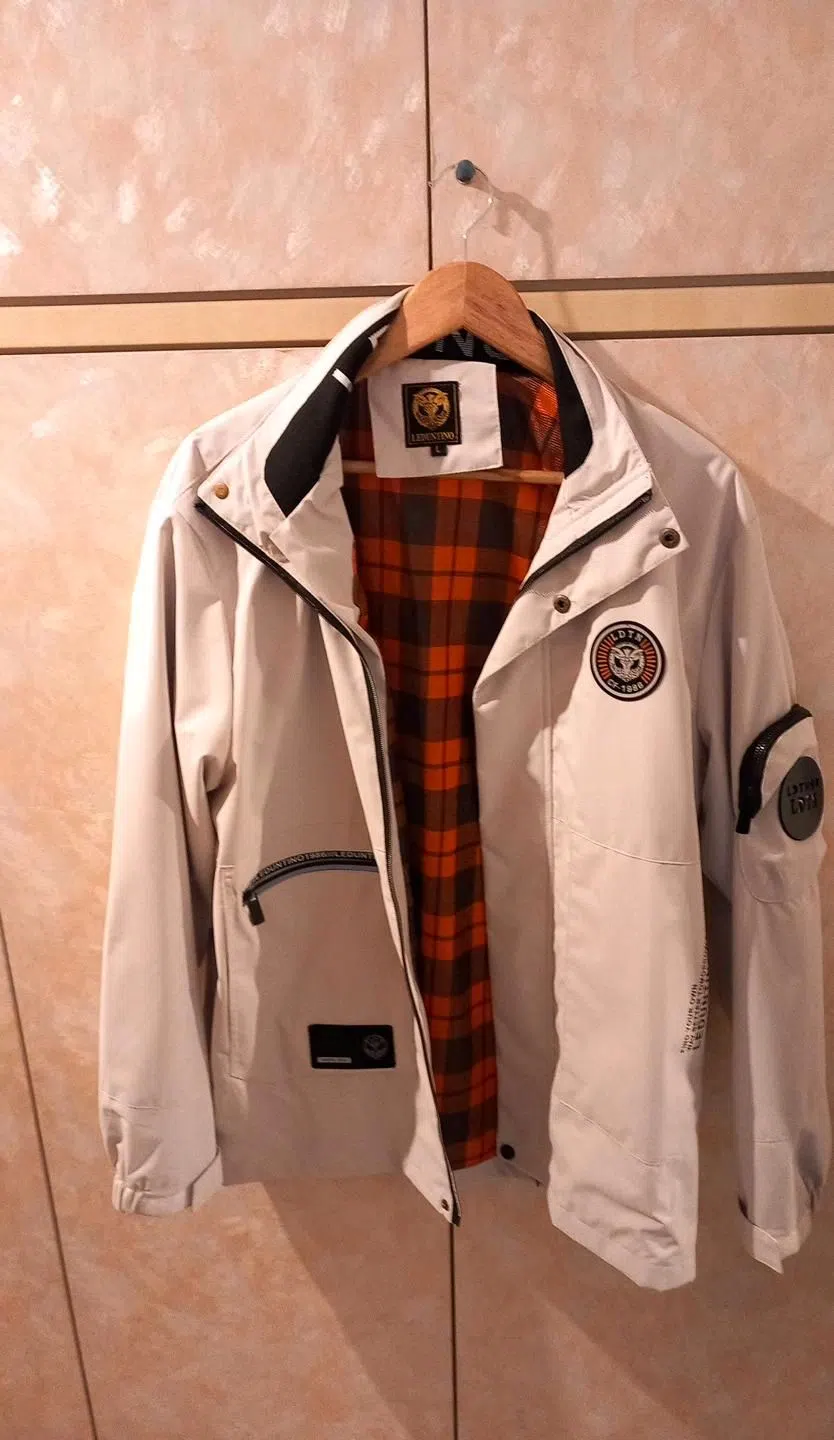 Herrenjacke beige mit Karofutter
