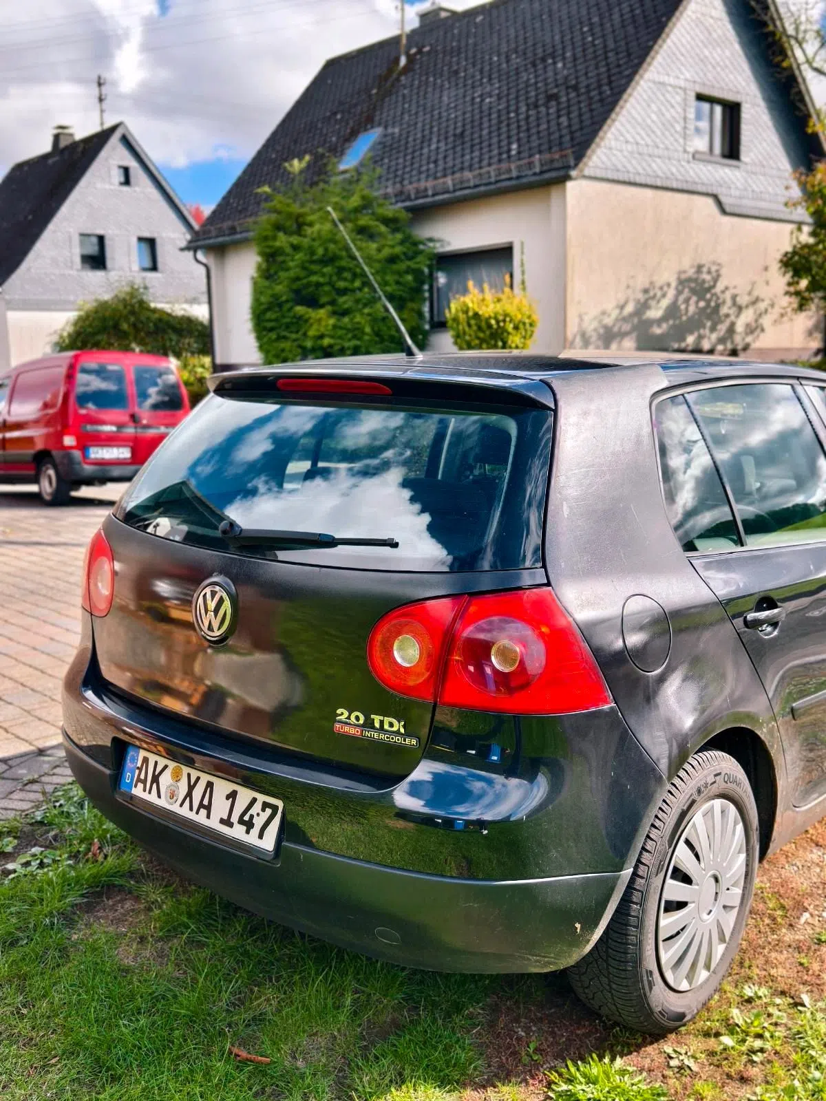 VW Golf 5.  2.0 TDI.  140 ps. Tüv bis Mai 2027