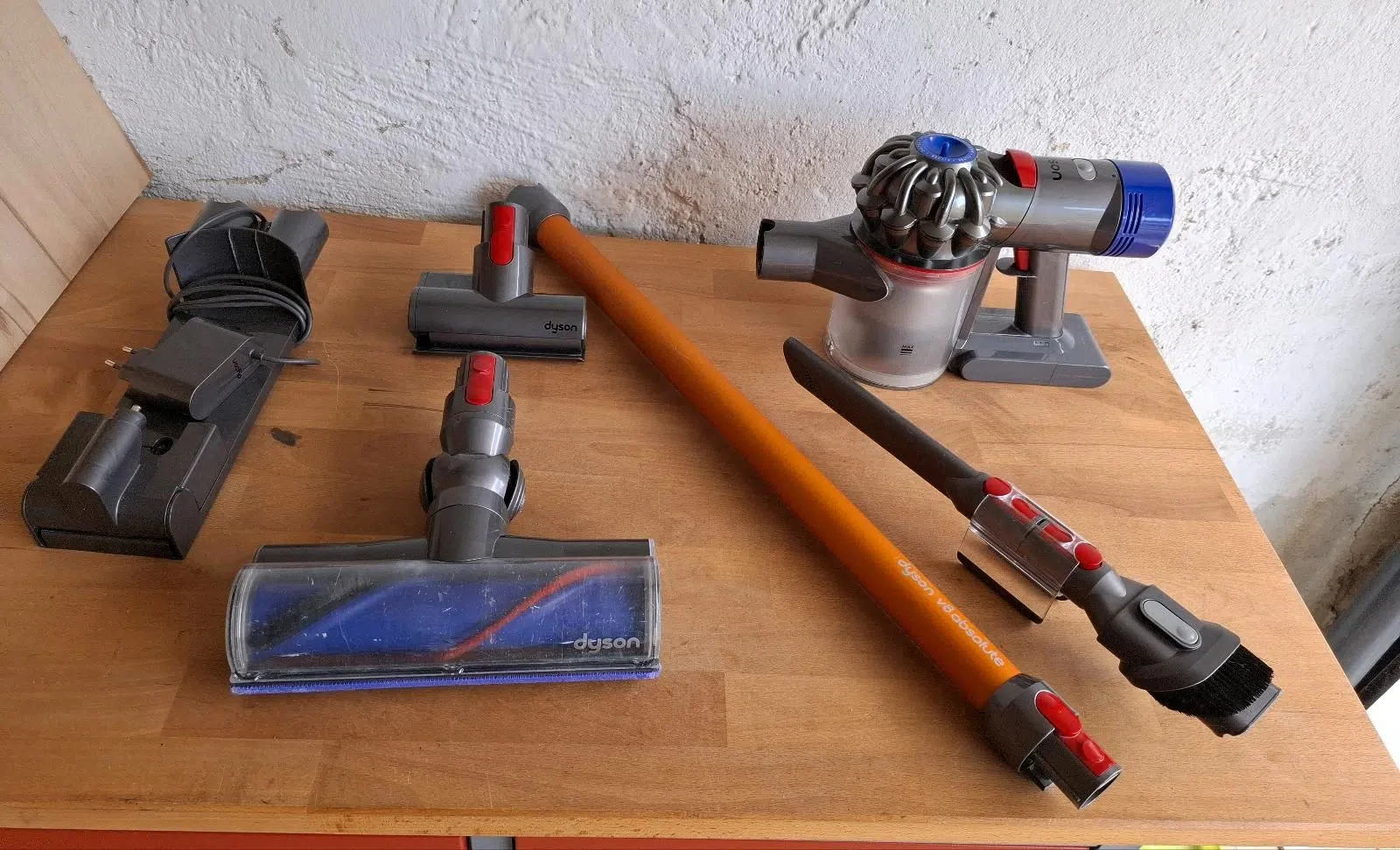 Dyson V8 absolute