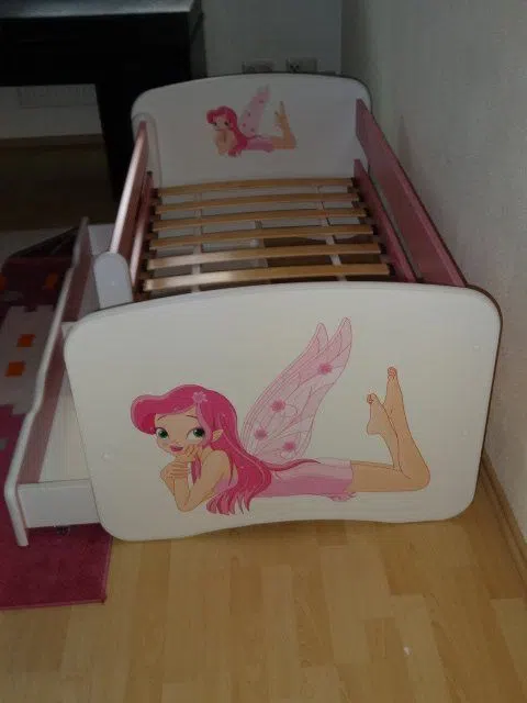 Kinderbett