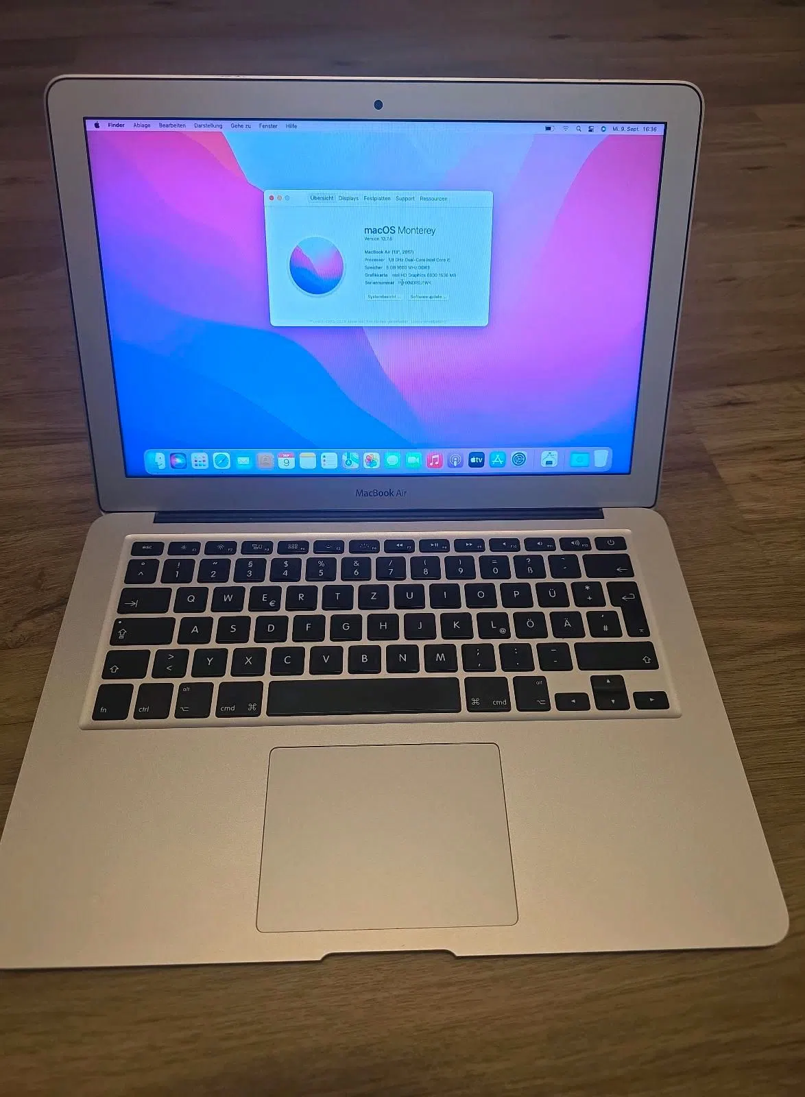 MacBook Air 2017 13 Zoll + Apple Magic Maus