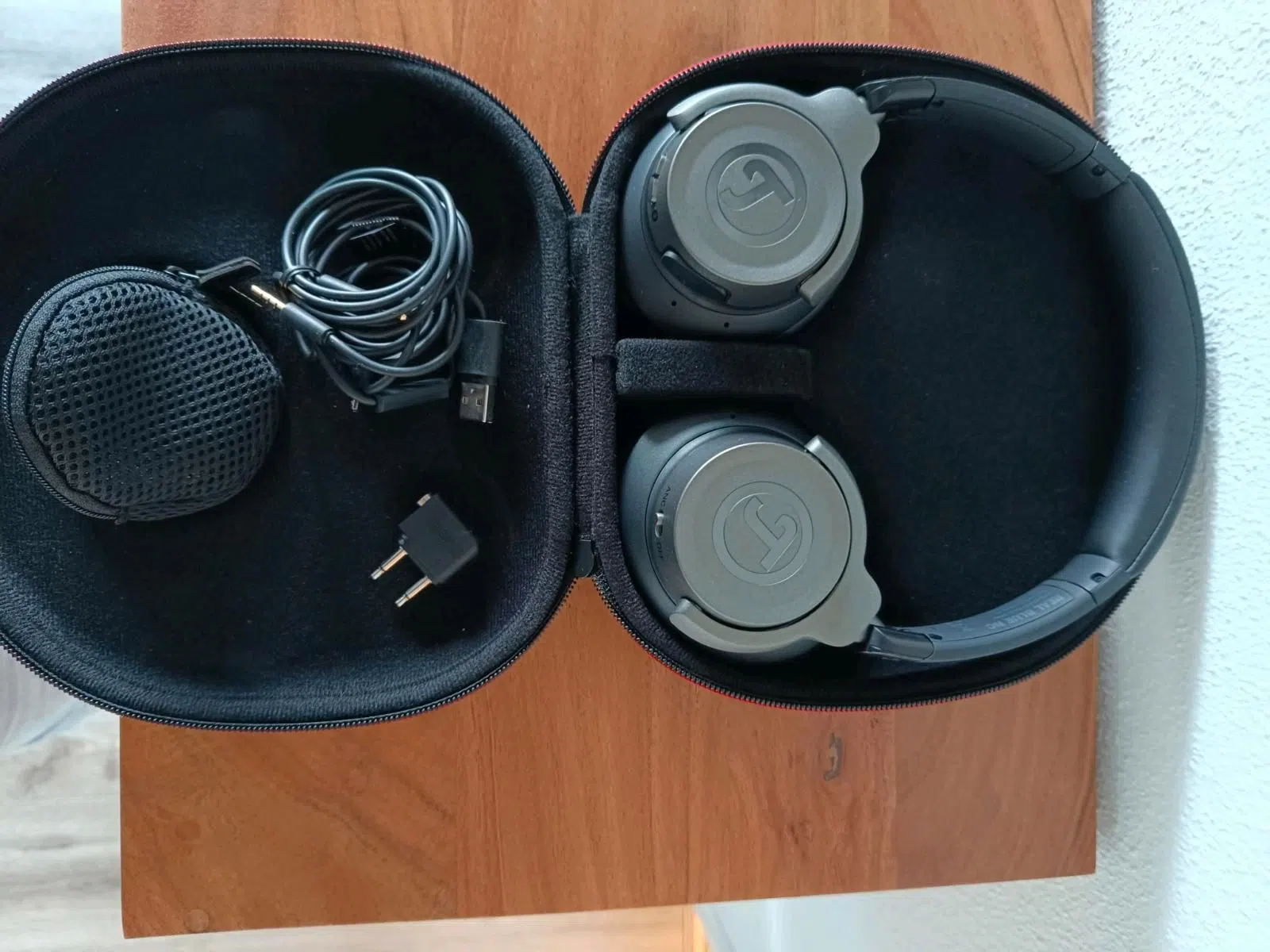 Turtle Beach Wireless Kopfhörer mit Case und Zubehör
