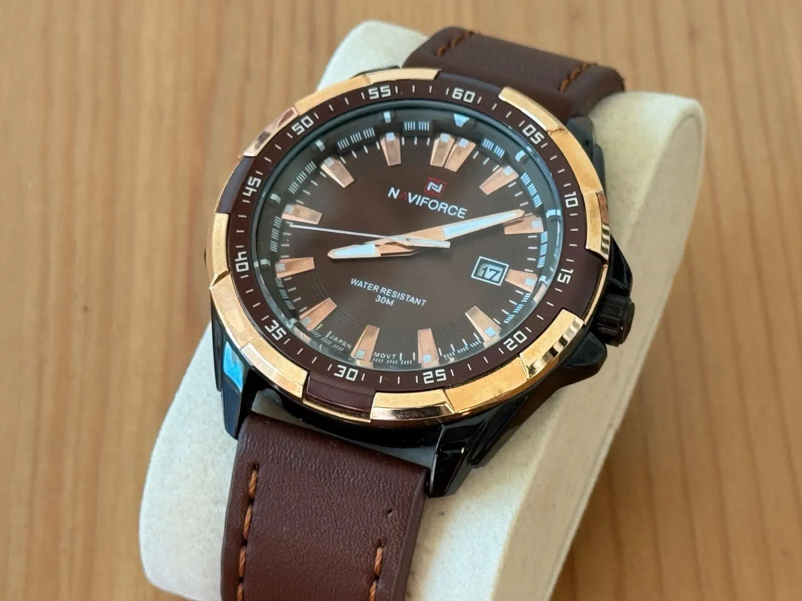 Naviforce Armbanduhr braunes Zifferblatt