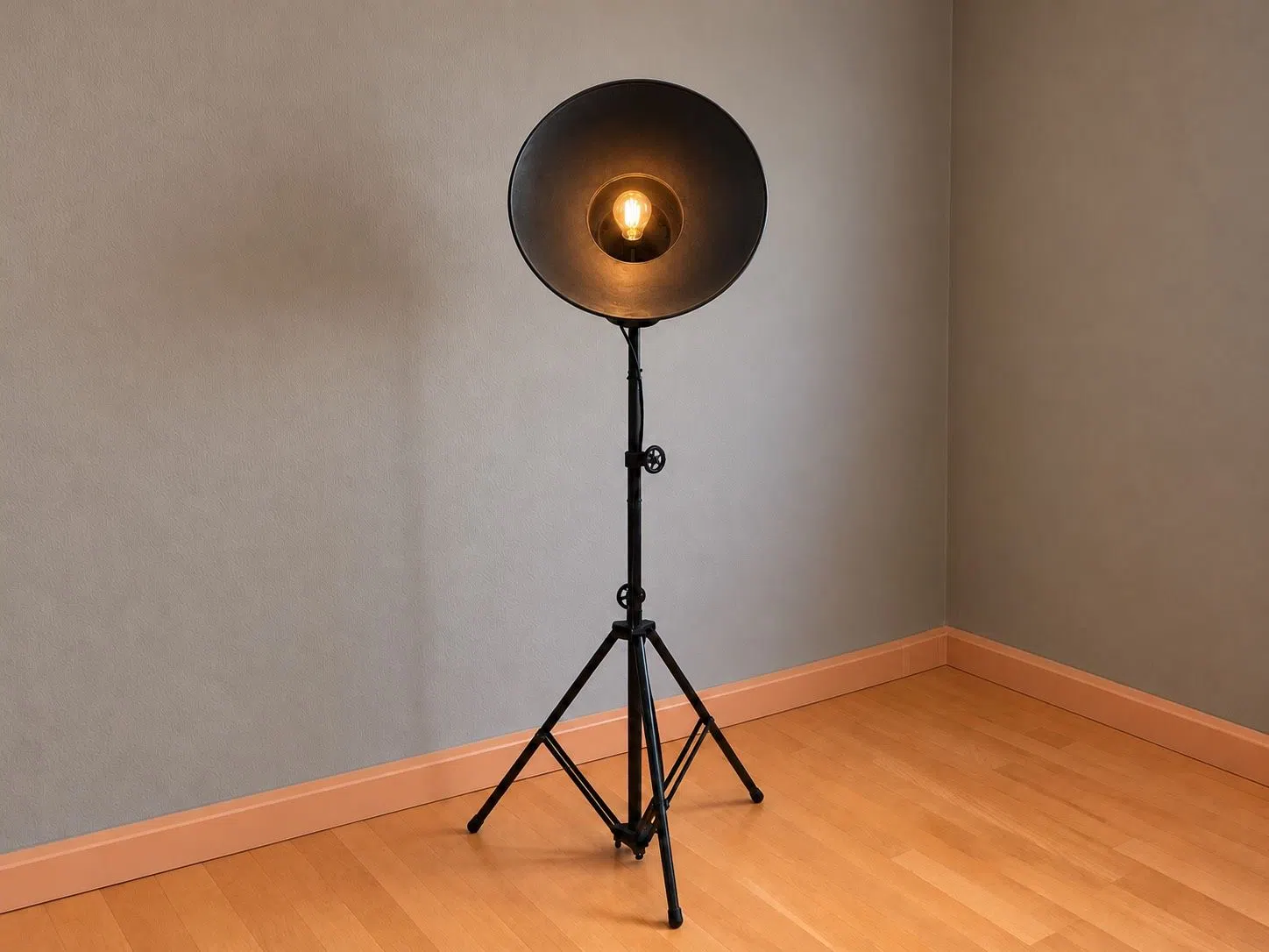 Stehlampe Studiolampe Industrial Vintage Loft