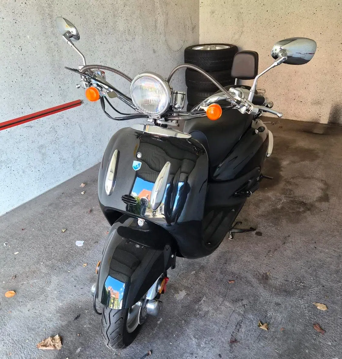 Neuwertiger Roller von Alpha Motors 1550 km