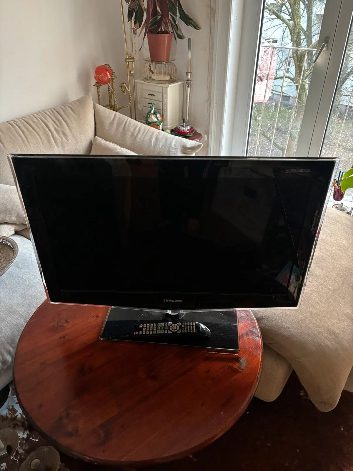Samsung Fernseher 79cm Diagonale (kein Smart TV)