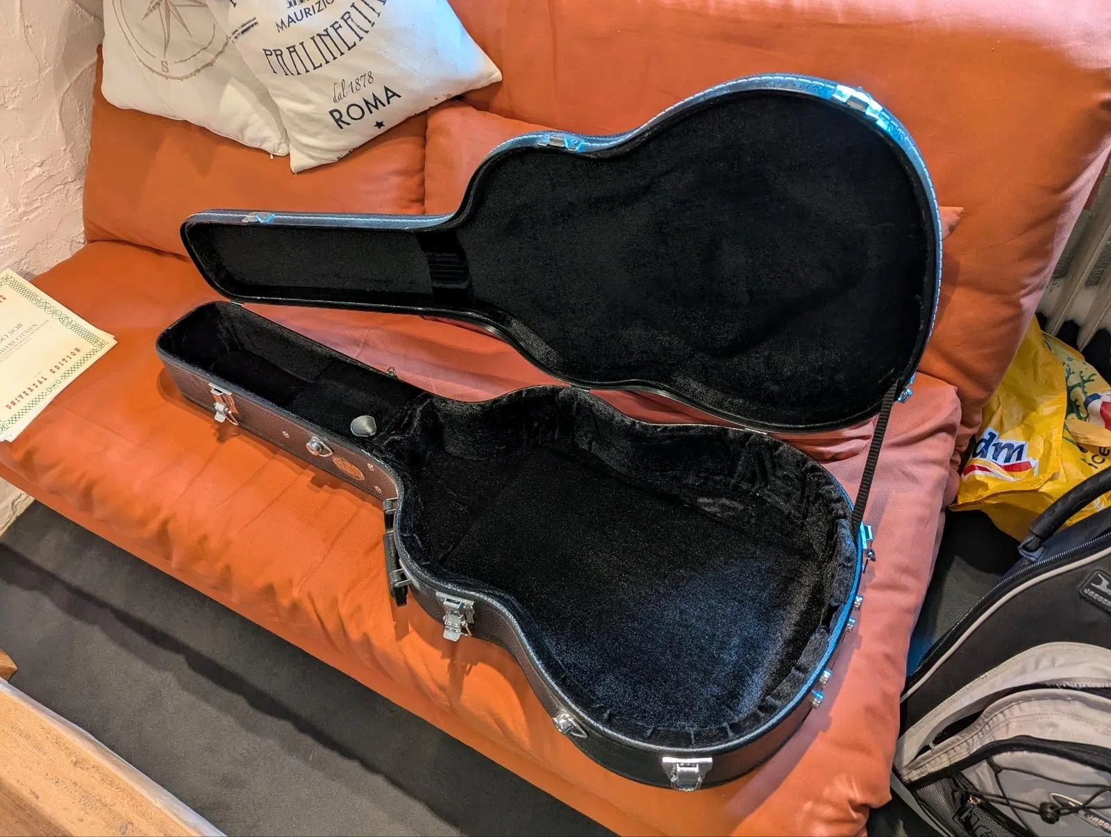 Gitarrenkoffer von Gewa für Akustik Gitarren