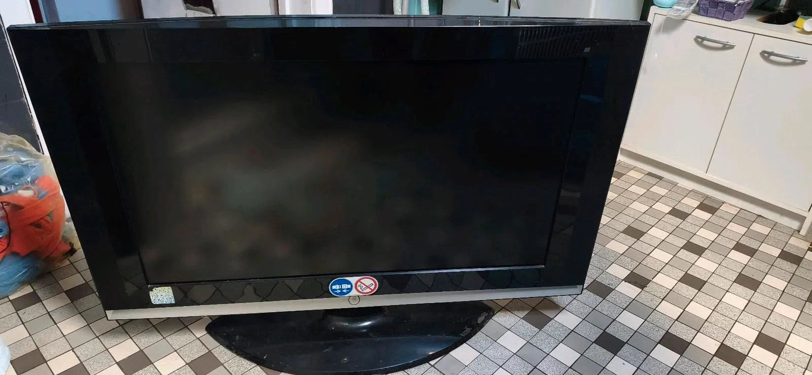 Samsung TV 95 cm