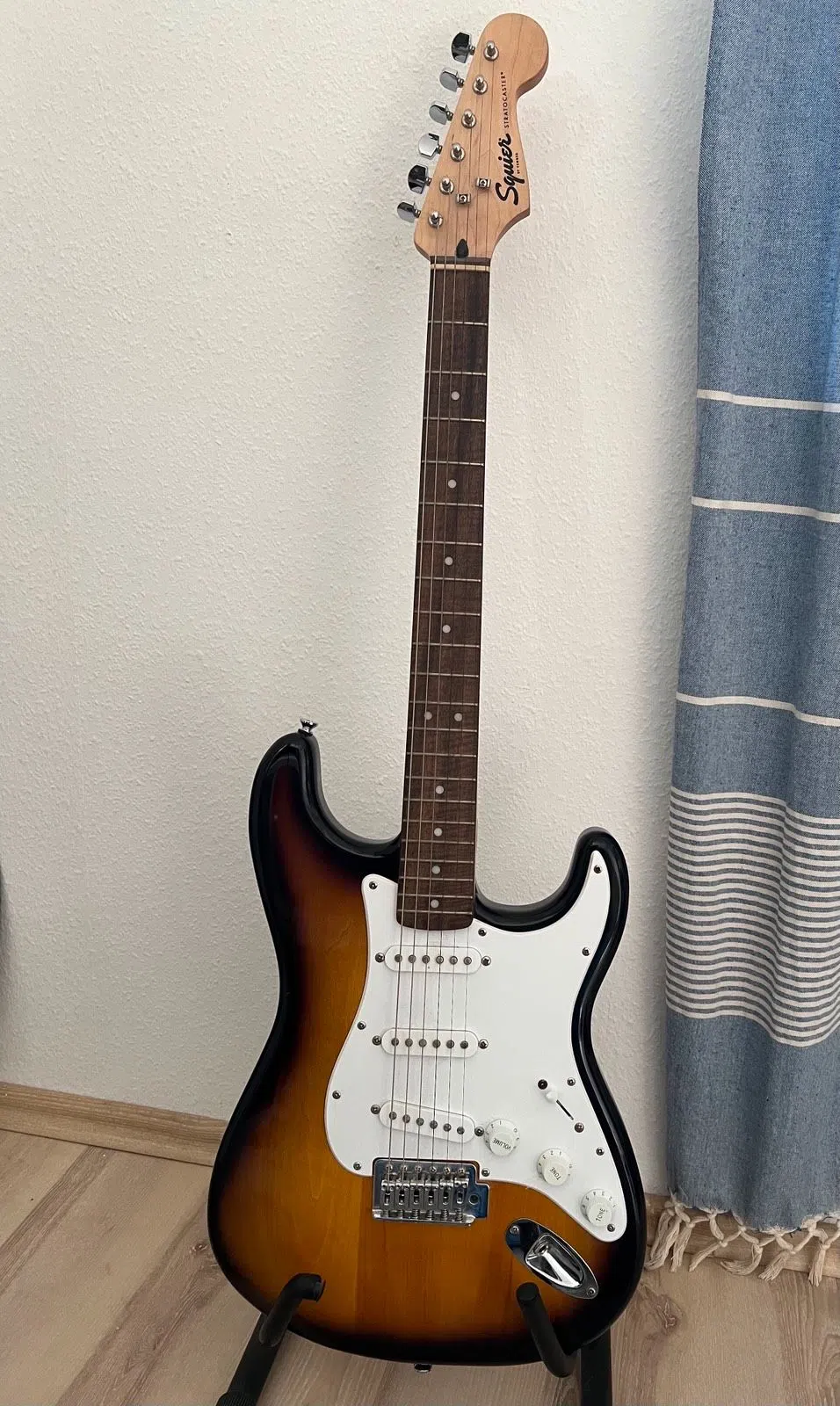 Squier Stratocaster E Gitarre by Fender