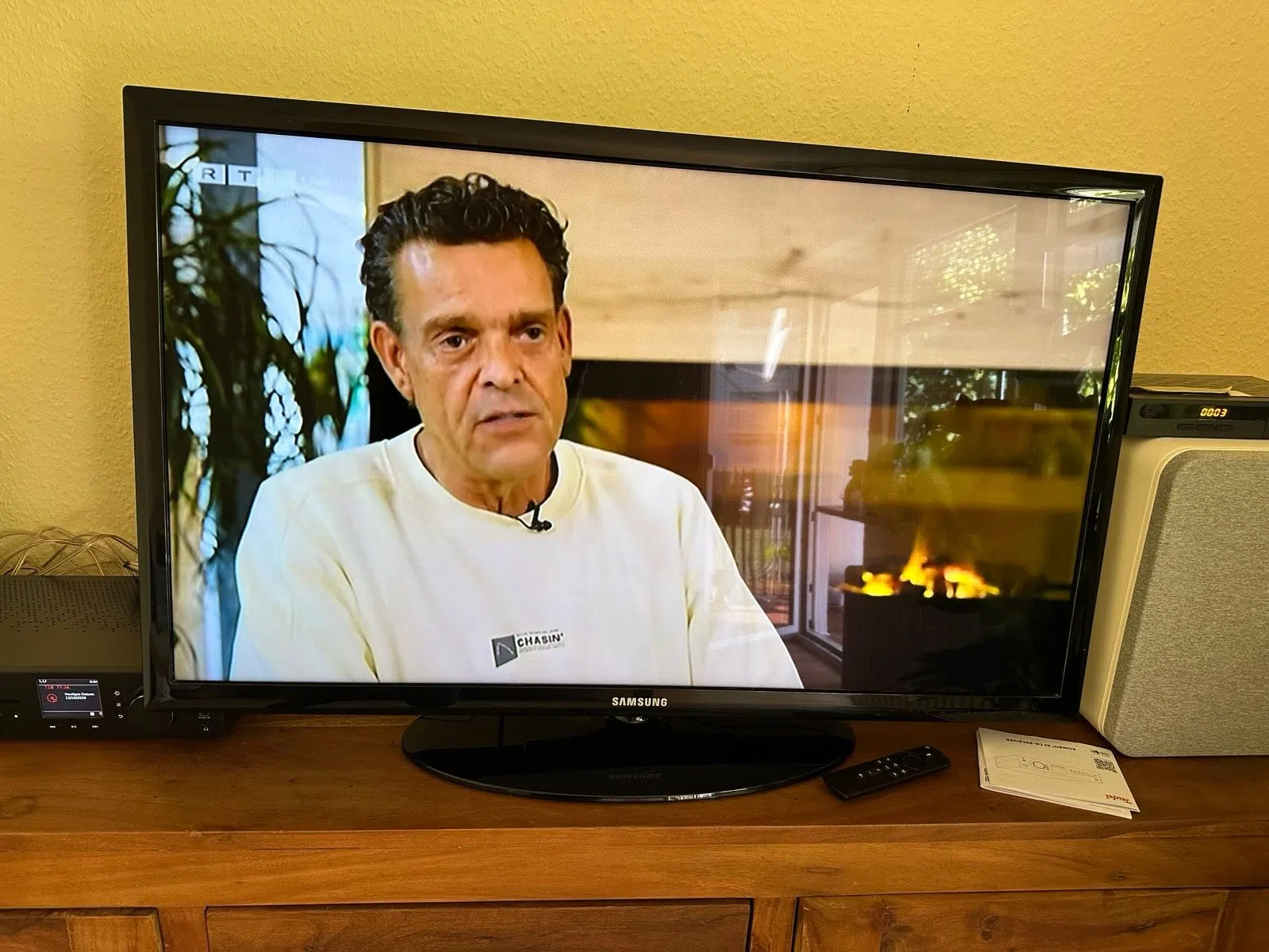 Samsung LED-TV 40 Zoll/ voll funktionsfähig mit Fernbedienung