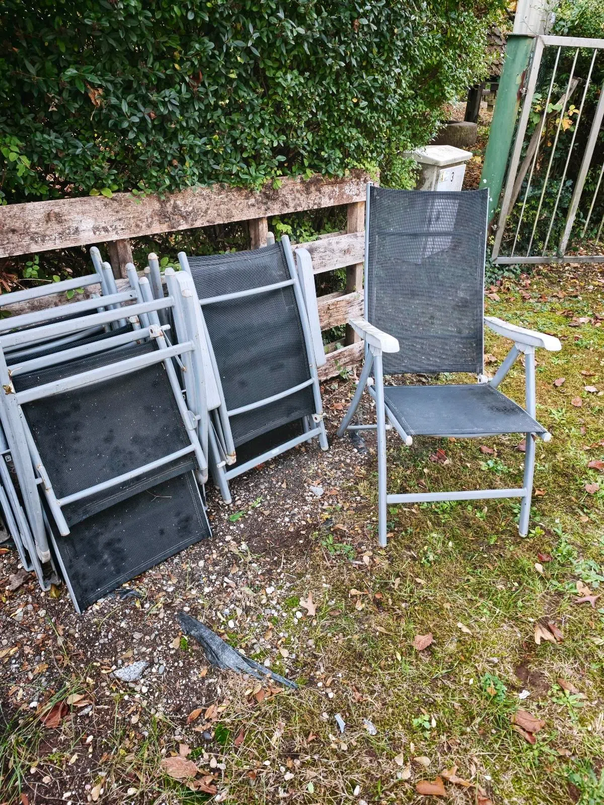 6 klapp und verstellbare Gartenstühle mit schwarzem Netzgewebe