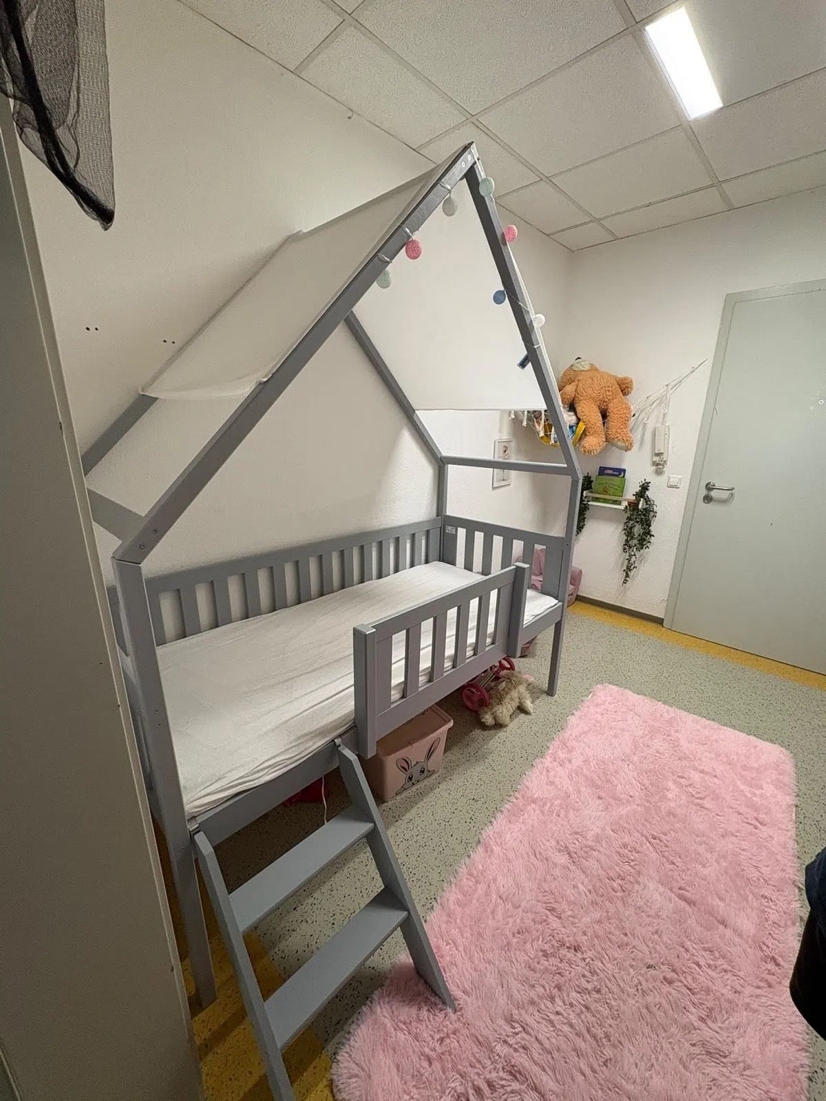 Kinderbett mit Rutsche