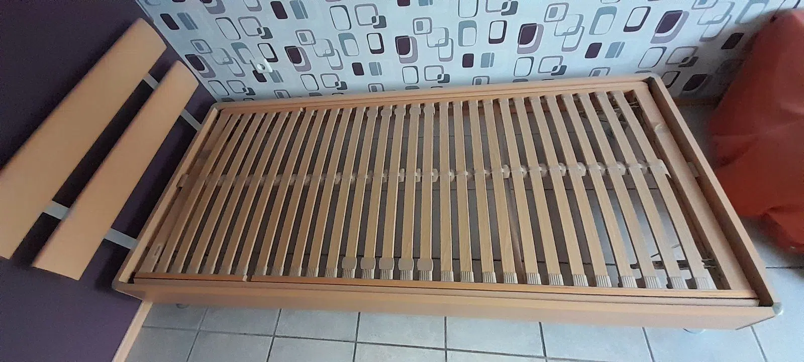 Bett  90 x 200   gebraucht   inkl. verstellb. Lattenrost