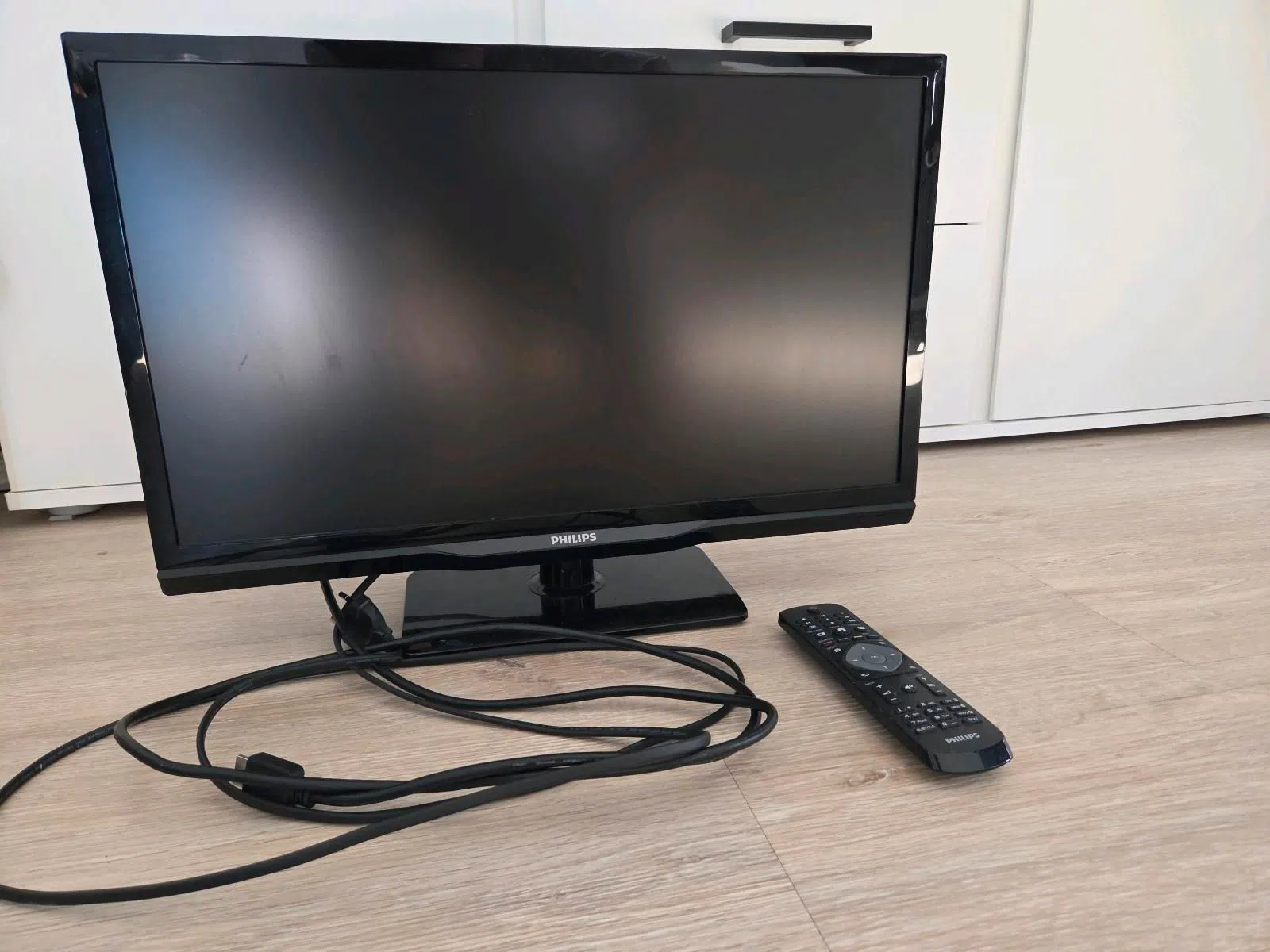 Philips Fernseher/Monitor inkl. Fernbedienung und HDMI-Kabel