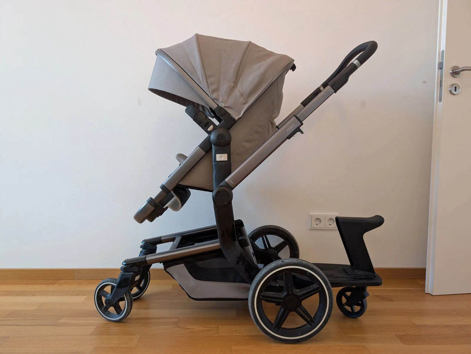 Joolz Day+ Kinderwagen mindfull green mit umfangreichem Zubehör