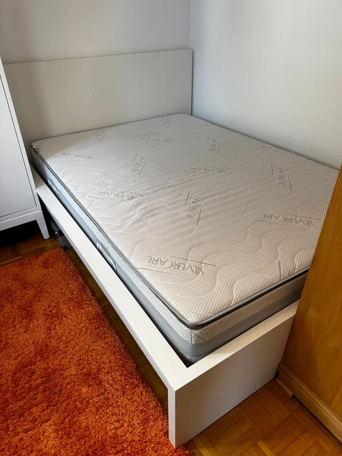 IKEA MALM Bett 140x200 - NEUWERTIG + Lattenrost und Matratze