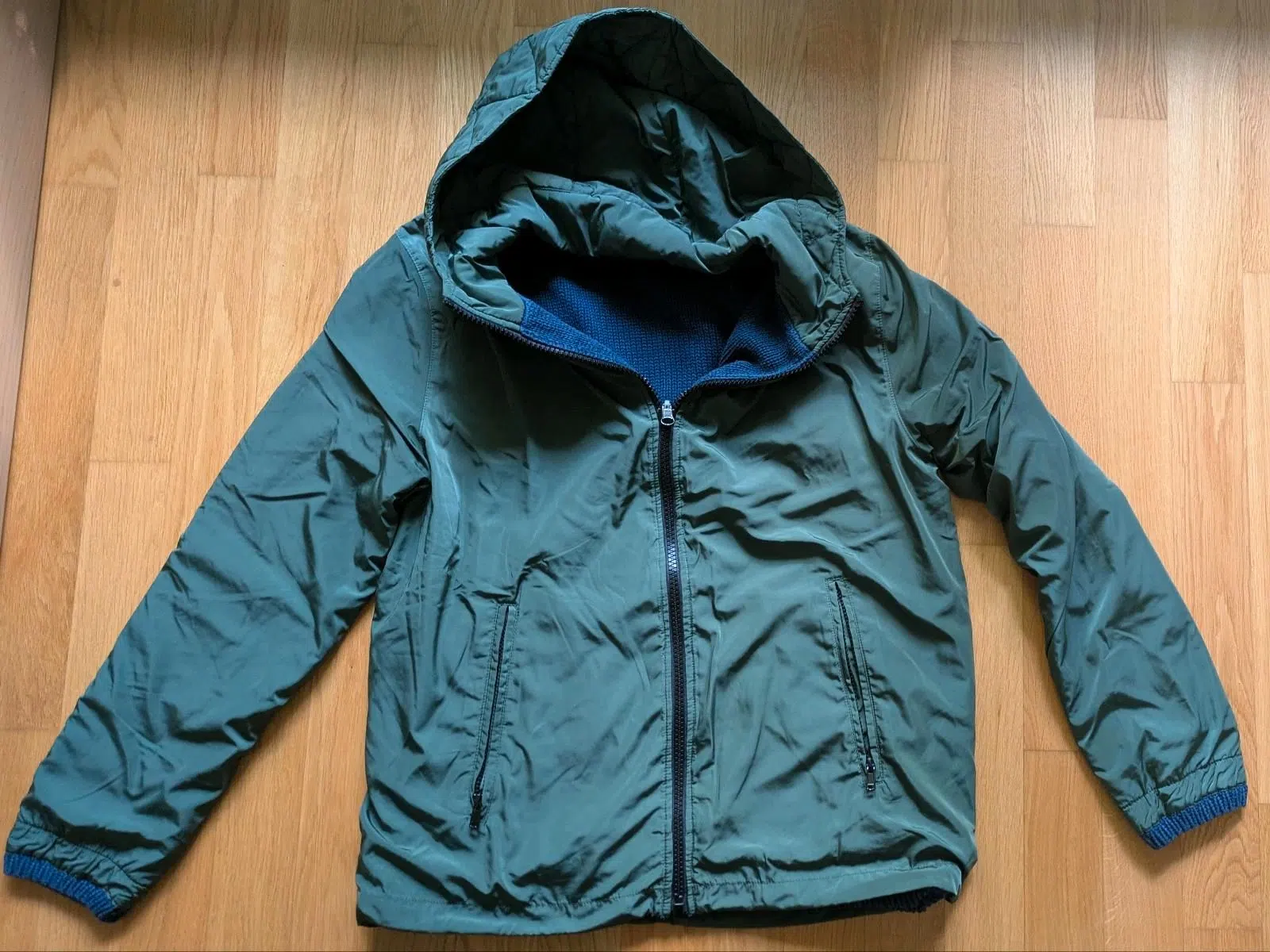 Wendbare Herrenjacke mit Kapuze in Grün/Blau