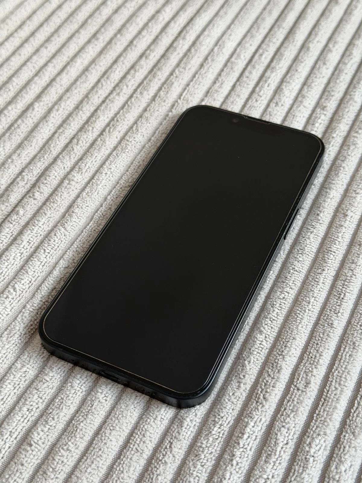 Apple iPhone 14, Mitternacht, 82% Batteriekapazität