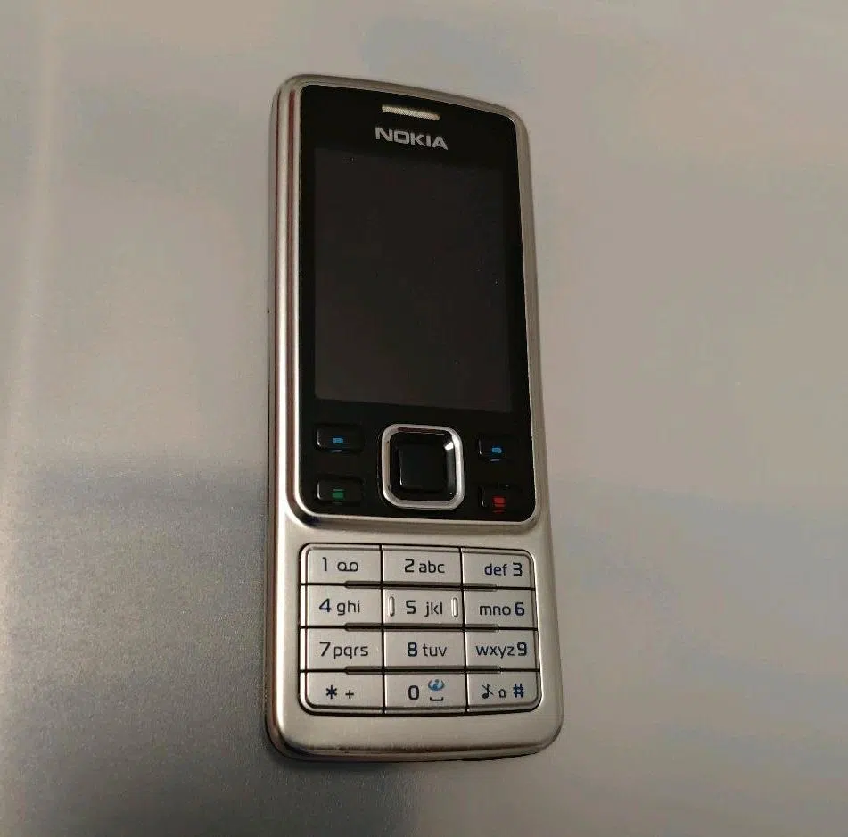 Nokia 6300 Handy silber Retro Vintage Sammler