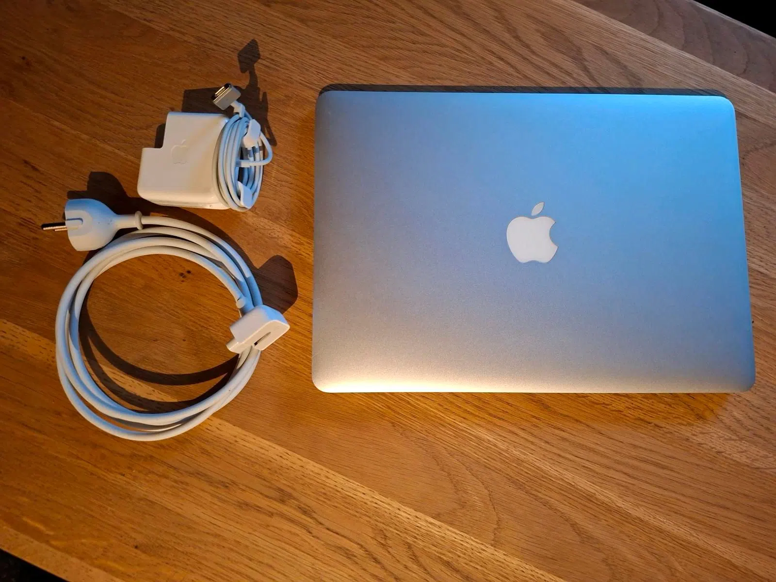 MacBook Air 13" Zoll i5 8GB RAM sehr gepflegt