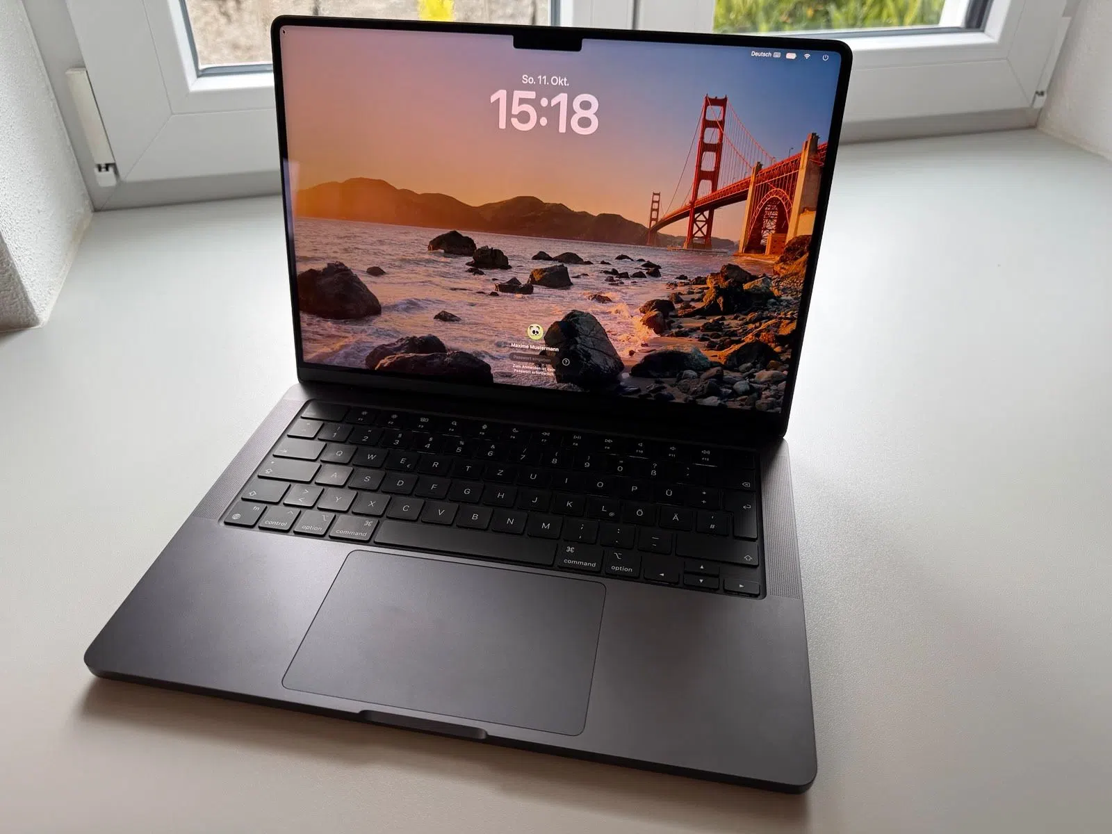 MacBook Pro 14 Zoll, M3 Pro, 18GB RAM, 1TB SSD, Schwarz, 2023