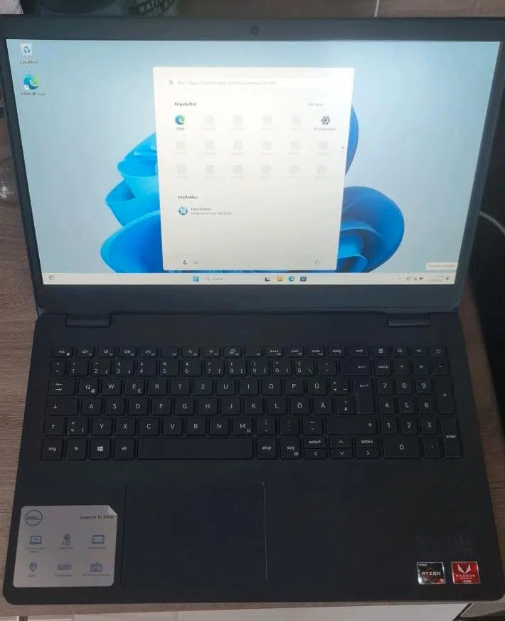 DELL Inspirion 15 3000 15,6 Zoll Windows 11 - Preis WE 180