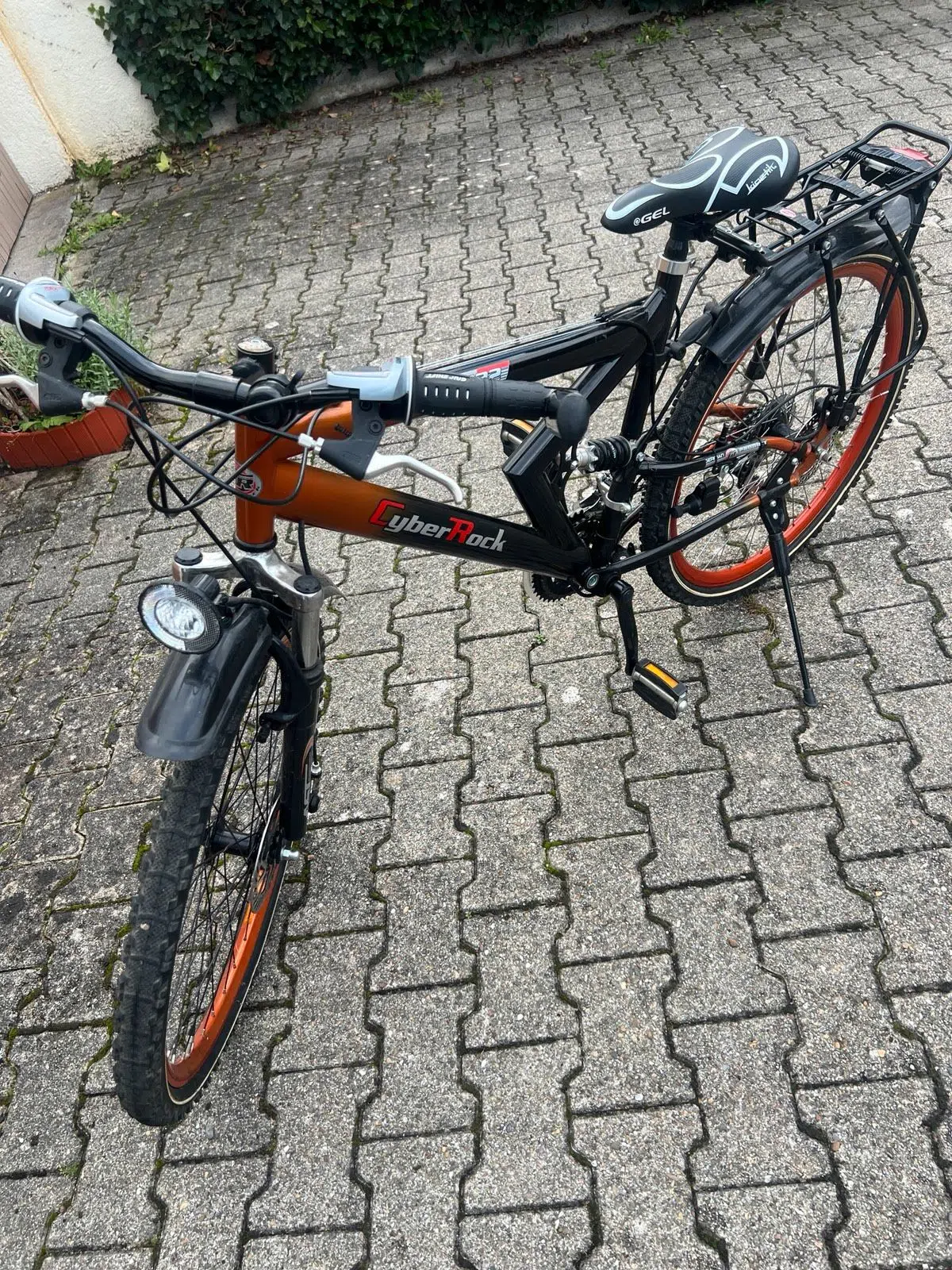 CyberRock Mountainbike vollgefedert
