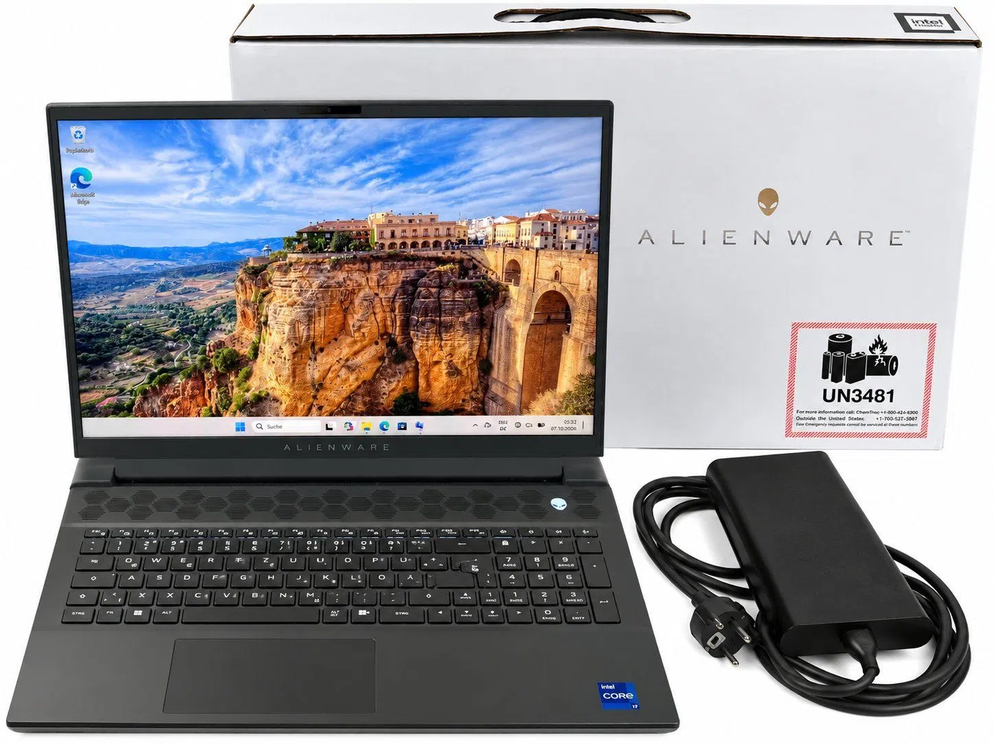 Alienware m18 R2 Gaming Laptop | Intel i9-14900HX | RTX 4070 | 32