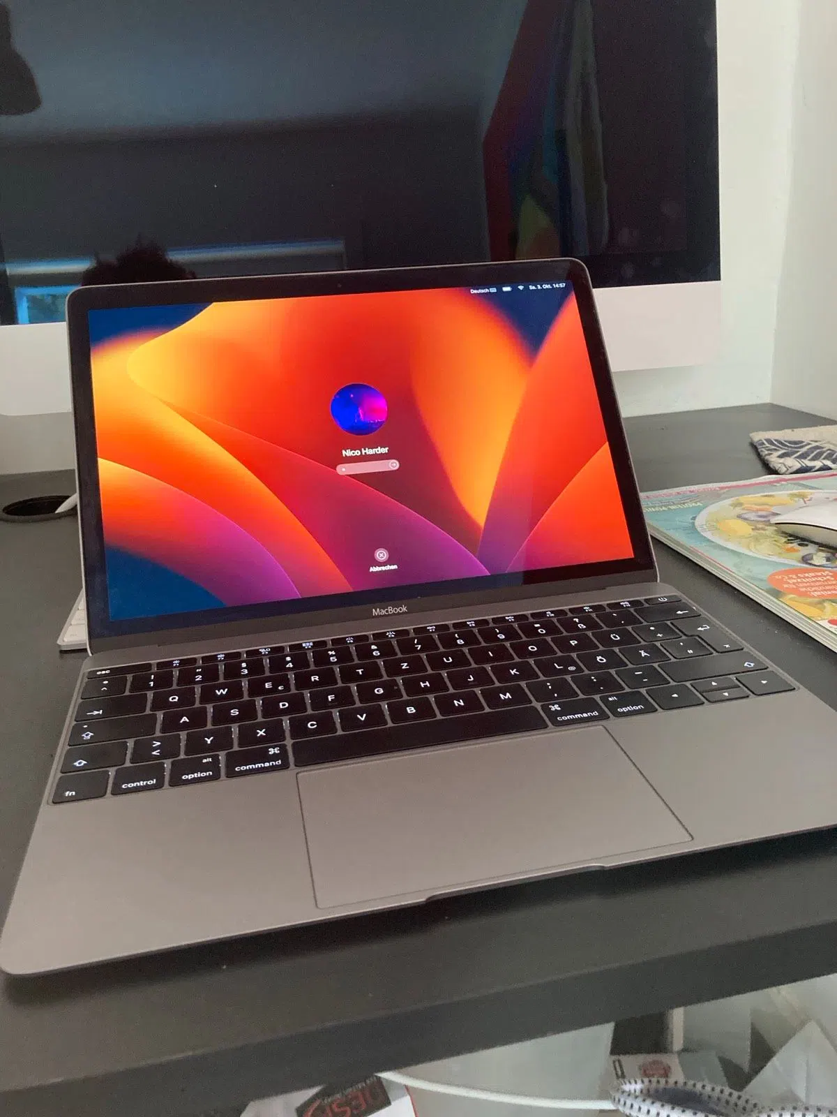 Apple MacBook 12 Zoll Retina mit Ladekabel