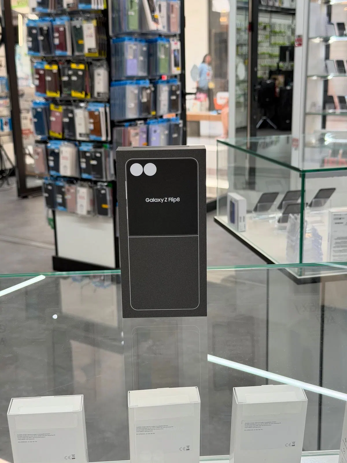 Samsung Galaxy Z Flip 8 256GB in Graphite Neu Versiegelt