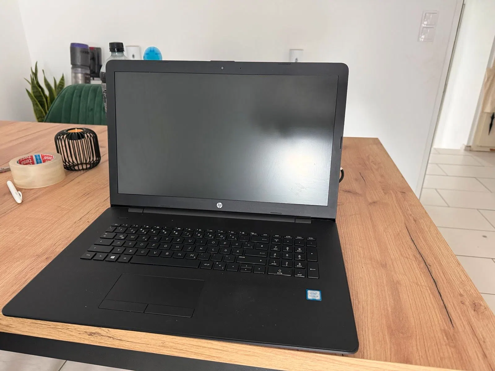 Notebook zu verkaufen mit großem Bildschirm